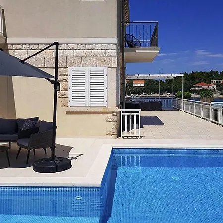 Apartment Julija Cin101017 Cye Lumbarda